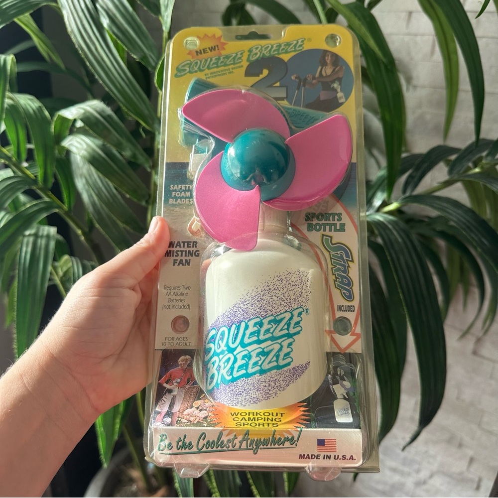 Squeeze Breeze Vintage Retro Deadstock Mist Sports Bottle New in Package